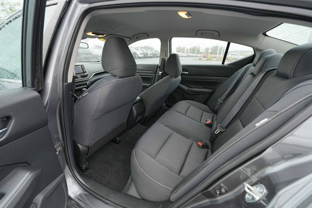 Used 2021 Nissan Altima 2.5 S FWD image 17