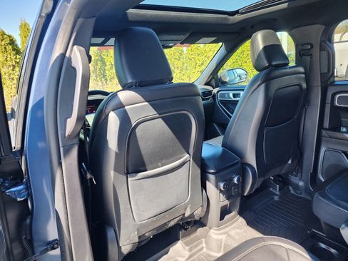 Used 2020 Ford Explorer XLT w/ Equipment Group 202A image 14