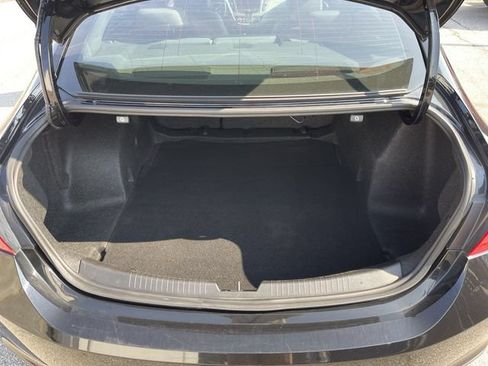 Used 2018 Chevrolet Malibu LT w/ Leather Package FWD image 23