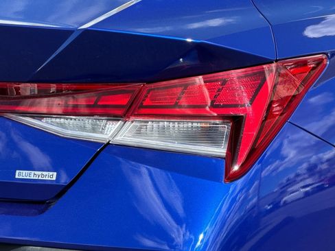 Used 2024 Hyundai Elantra Blue image 13