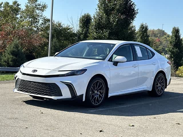 Used 2025 Toyota Camry SE w/ Convenience Package AWD/4WD image 1