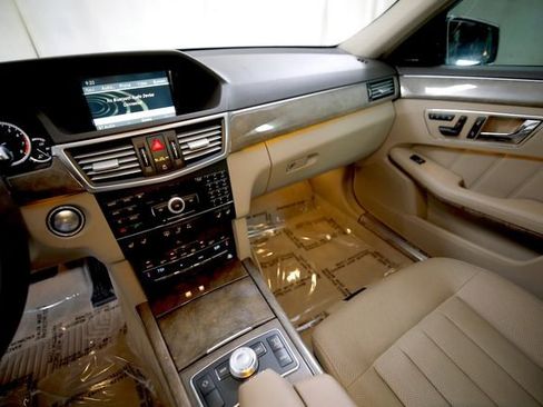 Used 2010 Mercedes-Benz E 550 E 550 Luxury image 8