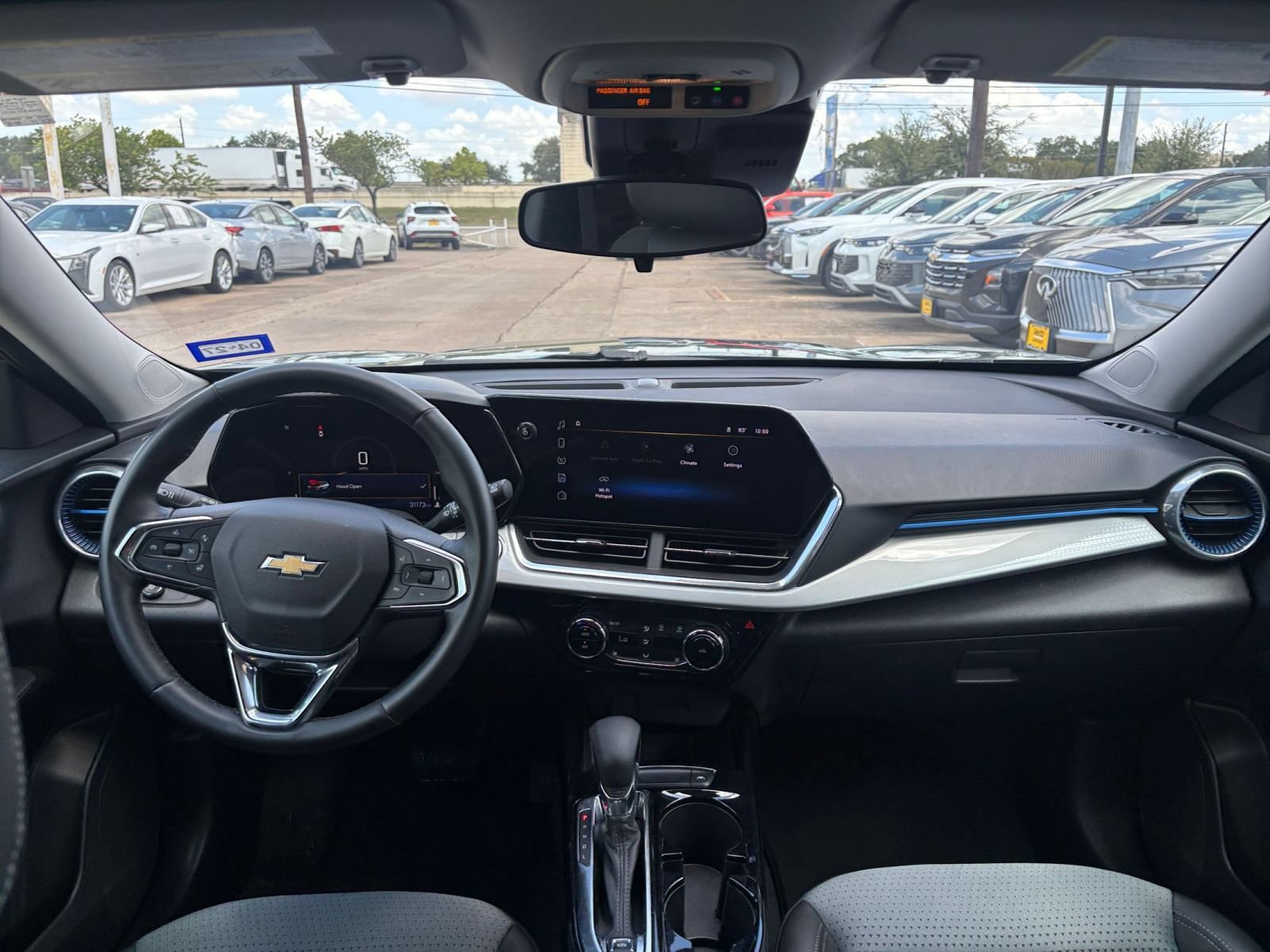 Used 2025 Chevrolet Trax LT w/ LT Convenience Package FWD image 31