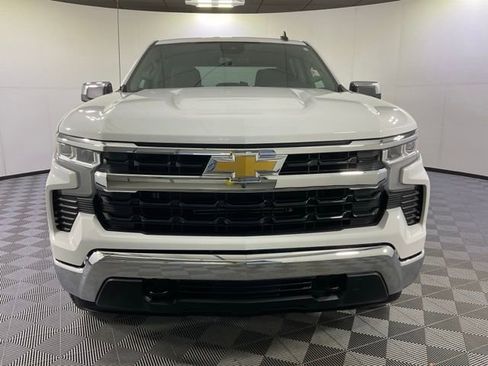 Used 2022 Chevrolet Silverado 1500 LT image 2