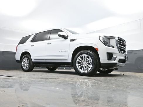 Used 2022 GMC Yukon SLT w/ SLT Luxury Package image 32