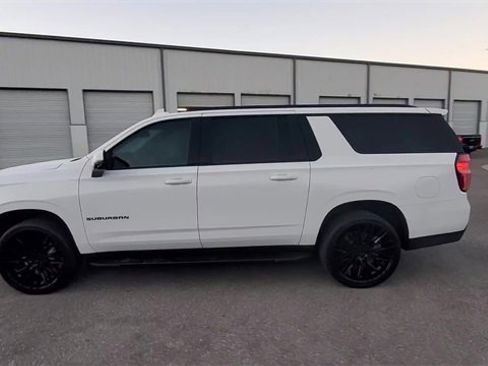 Used 2022 Chevrolet Suburban RST w/ Luxury Package image 5