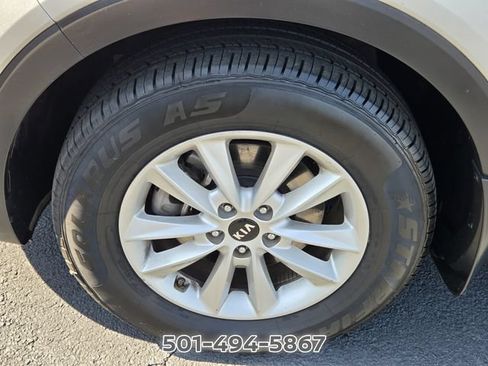 Used 2020 Kia Sorento LX w/ LX I4 Convenience Package FWD image 17