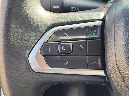 Used 2024 Jeep Compass Trailhawk image 14