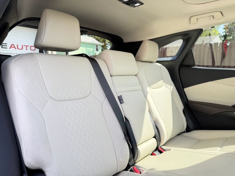 Used 2025 Lexus RX 350h w/ Convenience Package AWD/4WD image 29