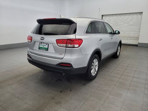 Used 2018 Kia Sorento LX image 9