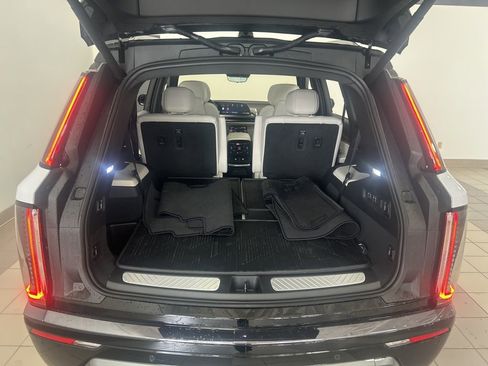 Used 2026 Cadillac Vistiq Sport w/ LPO, Floor Liner Package image 21