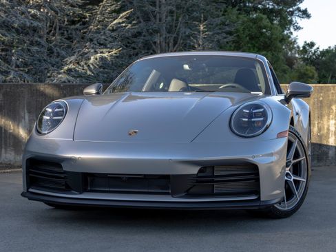 Certified 2025 Porsche 911 Carrera T RWD image 7