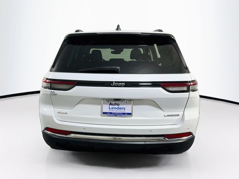 Used 2023 Jeep Grand Cherokee Laredo AWD/4WD image 6