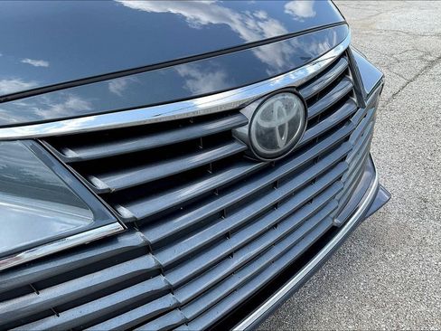 Used 2019 Toyota Avalon XLE FWD image 23