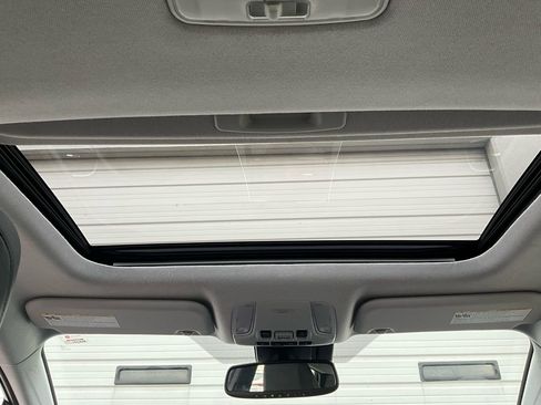 Used 2017 Toyota Prius Four w/ Premium Convenience Package image 17