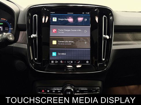 Used 2023 Volvo XC40 Recharge Ultimate image 24