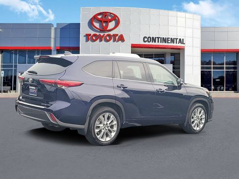 Used 2022 Toyota Highlander Limited AWD/4WD image 5