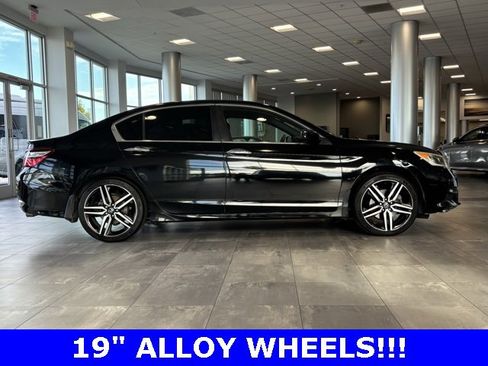 Used 2017 Honda Accord Sport image 5