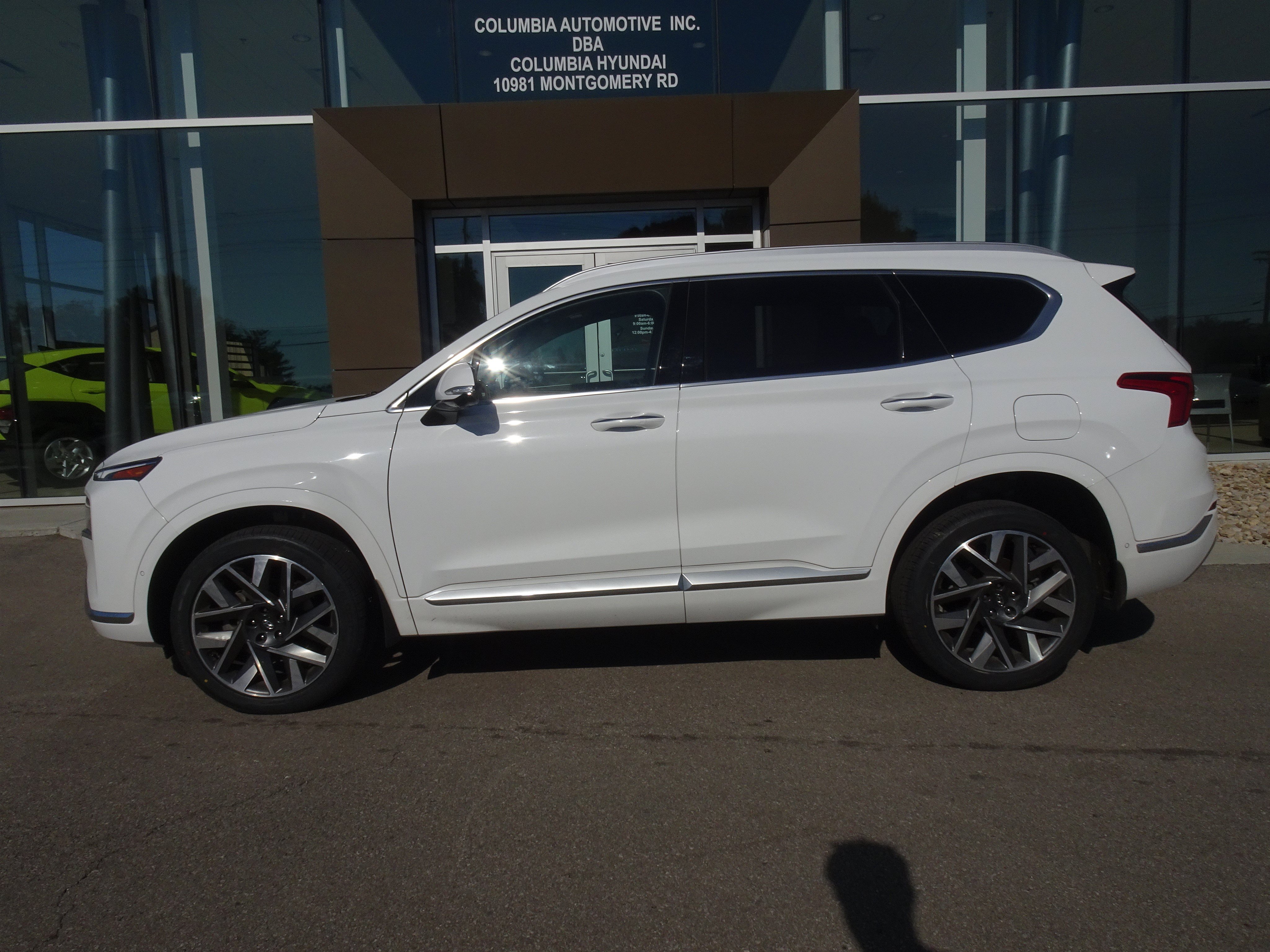 Used 2023 Hyundai Santa Fe Calligraphy AWD/4WD image 2