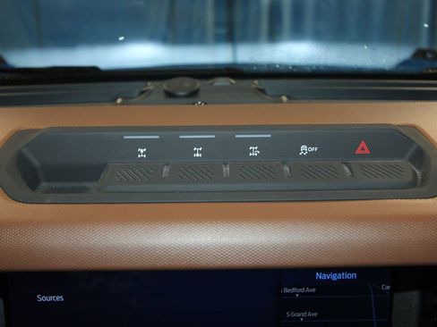 Used 2024 Ford Bronco Outer Banks w/ Sasquatch Package image 16