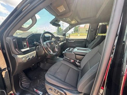 Used 2024 Chevrolet Silverado 1500 LT AWD/4WD image 11