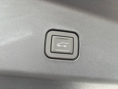 New 2026 Cadillac Vistiq Premium Luxury w/ LPO, Floor Liner Package AWD/4WD image 49