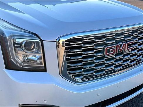 Used 2018 GMC Yukon Denali image 29