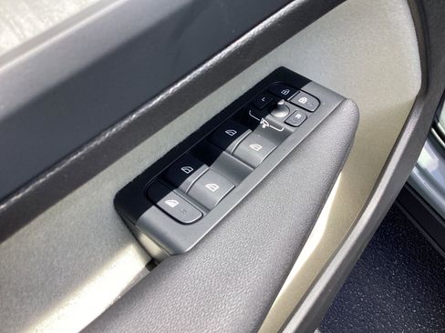 Used 2026 Volvo XC40 B5 Plus w/ Protection Package Premier image 14