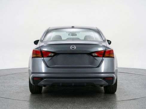 Used 2025 Nissan Altima 2.5 SV FWD image 7