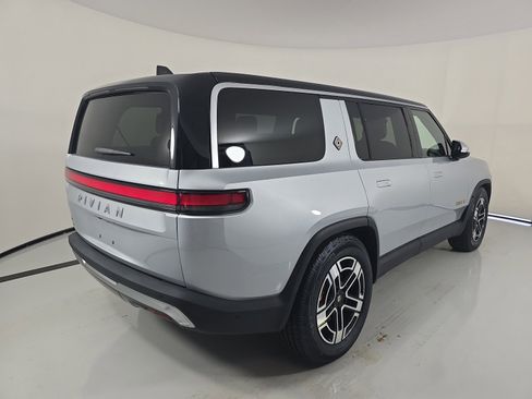 Used 2023 Rivian R1S Adventure image 5