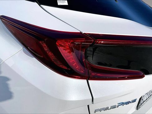 Used 2022 Toyota Prius Prime XLE FWD image 21