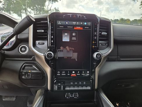 Used 2023 RAM 2500 Laramie AWD/4WD image 14