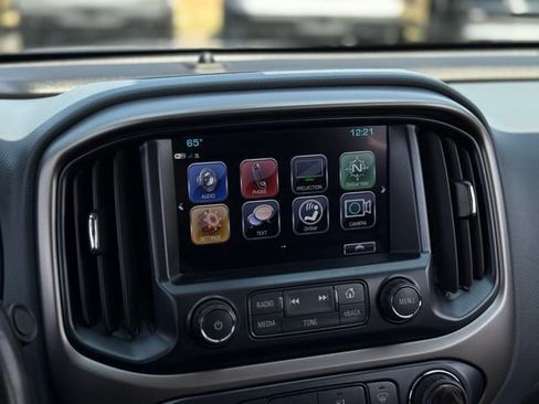 Used 2018 Chevrolet Colorado Z71 AWD/4WD image 18