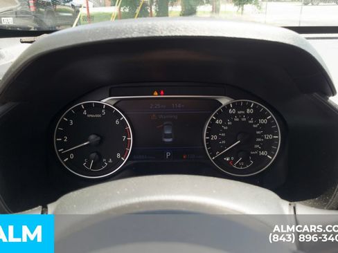 Used 2024 Nissan Altima 2.5 SV FWD image 14