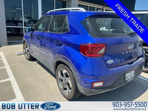 Used 2024 Hyundai Venue SEL FWD image 7