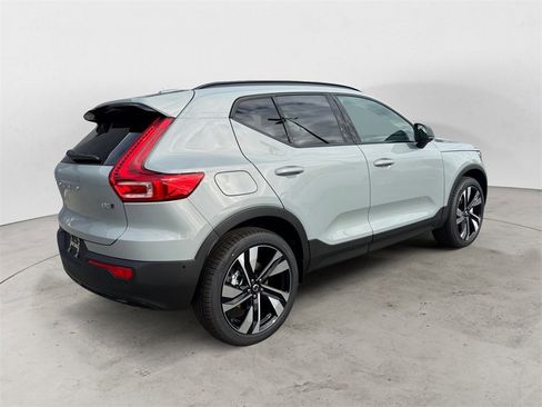 New 2026 Volvo XC40 B5 Plus w/ Protection Package Premier image 6
