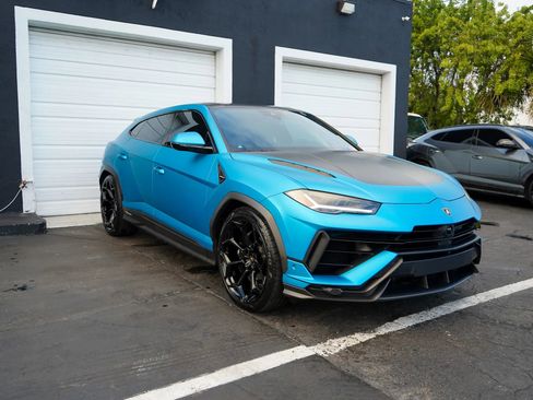 Used 2024 Lamborghini Urus Performante AWD/4WD image 14