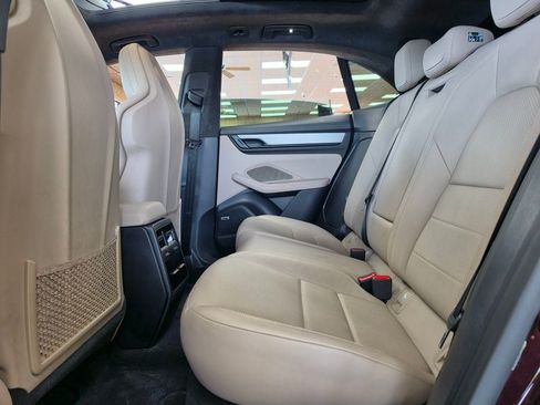 Used 2025 Porsche Macan Turbo Electric AWD/4WD image 21