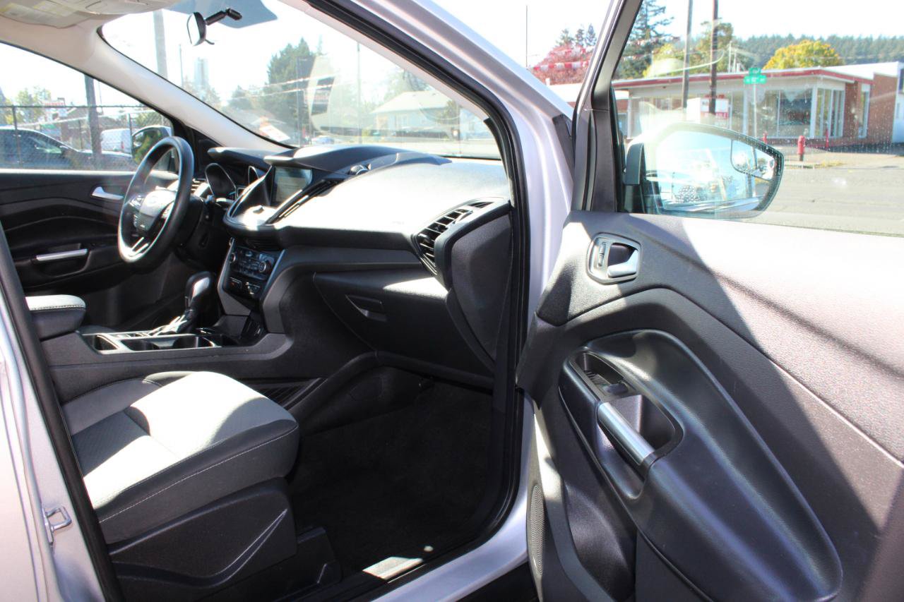 Used 2019 Ford Escape SE FWD image 15