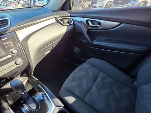Used 2016 Nissan Rogue S image 42