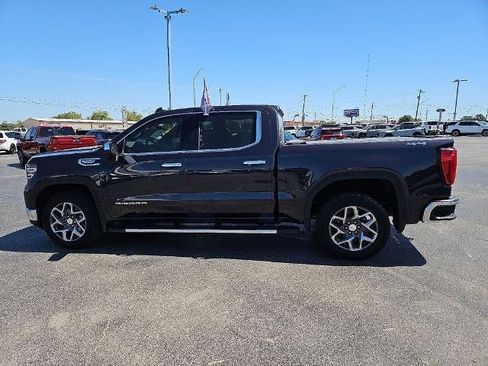 Used 2022 GMC Sierra 1500 SLT AWD/4WD image 3