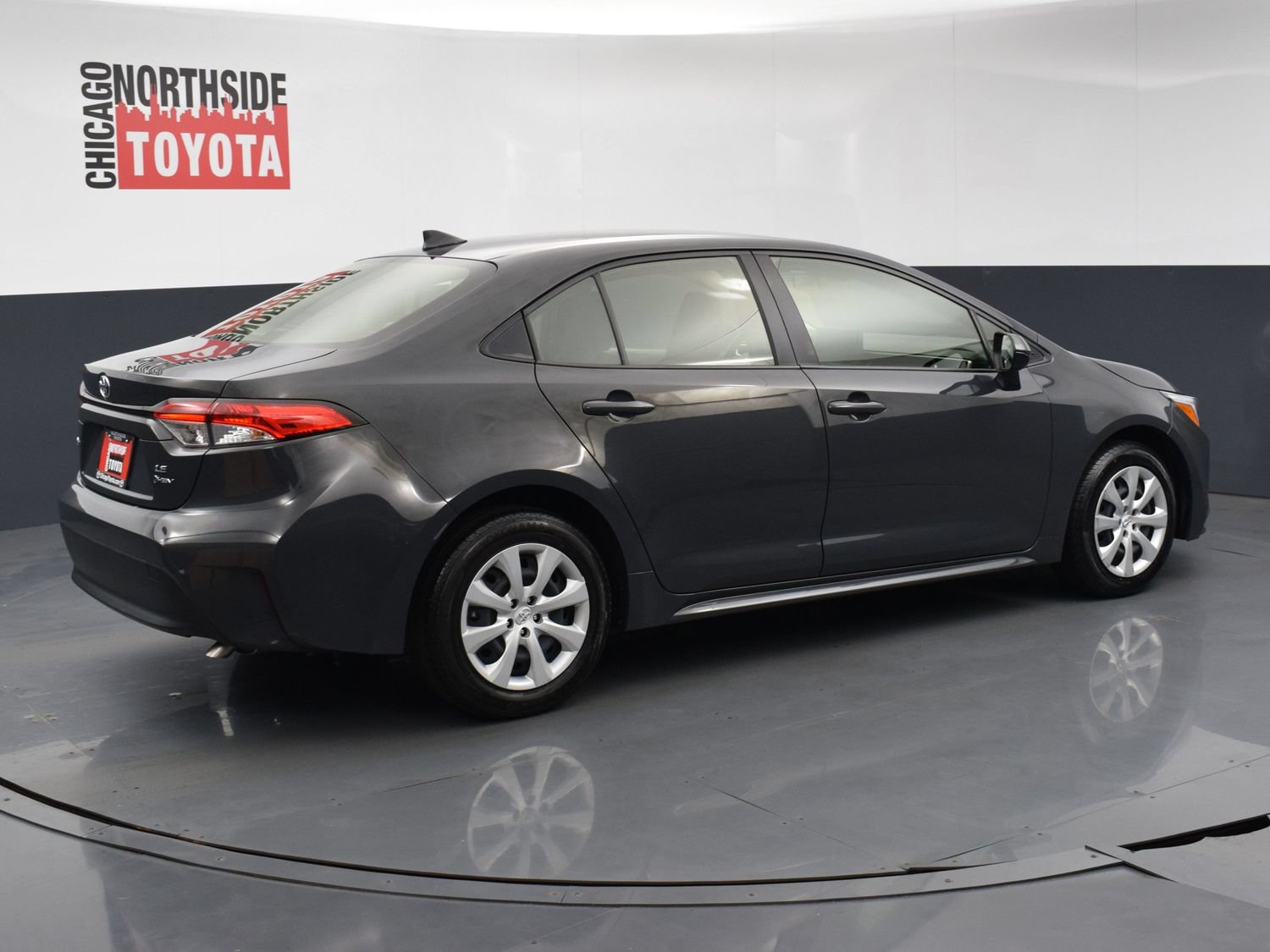 Used 2025 Toyota Corolla LE FWD image 4
