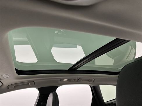 Certified 2025 Volvo XC60 B5 Plus image 22