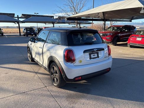 Used 2024 MINI Cooper SE image 3