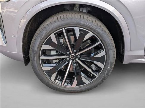 New 2026 Volvo XC90 B6 Plus w/ Protection Package Premier image 11
