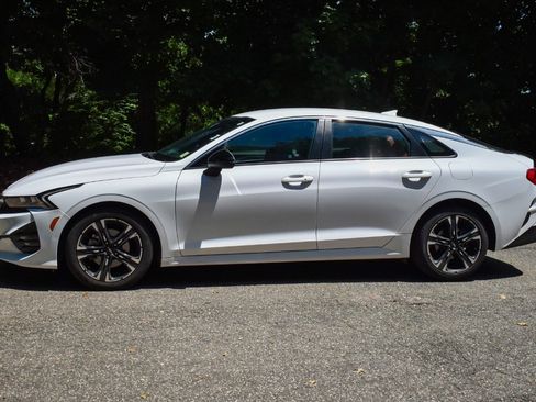Used 2024 Kia K5 GT-Line w/ GT-Line Premium Package FWD image 3