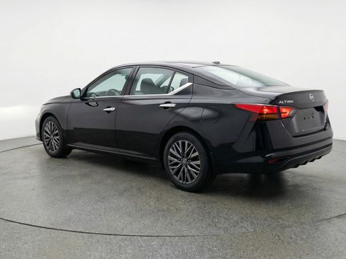Used 2025 Nissan Altima 2.5 SV FWD image 6