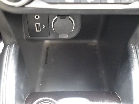 Used 2019 Nissan Kicks SV FWD image 12