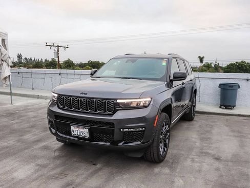 Used 2023 Jeep Grand Cherokee L Summit AWD/4WD image 4