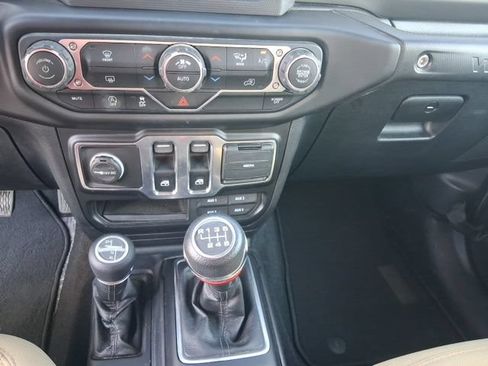Used 2019 Jeep Wrangler Sport AWD/4WD image 21